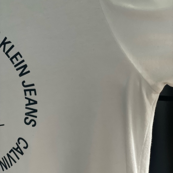 Calvin Klein Jeans Women’s White Short Sleeved Crew Neck T-shirt. SP - Picture 4 of 4